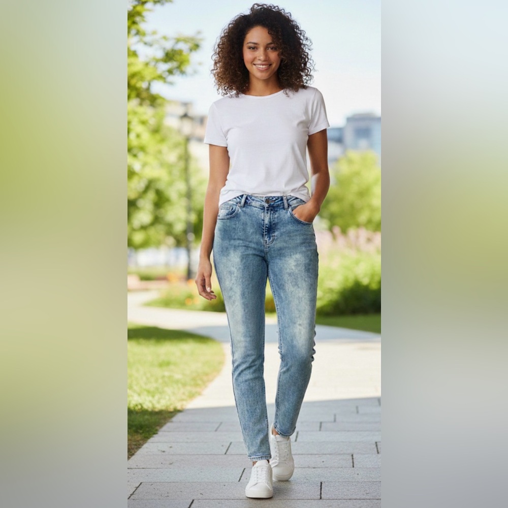 Ginatricot Perfect - Woman’s Faded Acid Wash Jeans